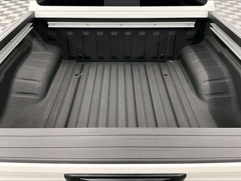 New 2026 Nissan Frontier SV w/ SV Convenience Package RWD image 17