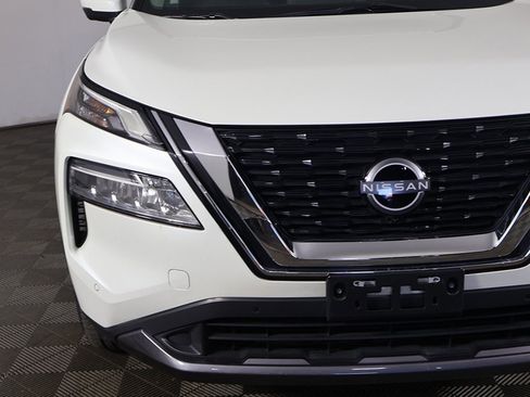 Used 2023 Nissan Rogue SL w/ SL Premium Package image 14