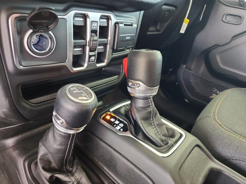 Used 2026 Jeep Wrangler Unlimited Sport AWD/4WD image 14