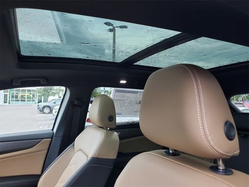 New 2026 Volkswagen Atlas Cross Sport SE image 8