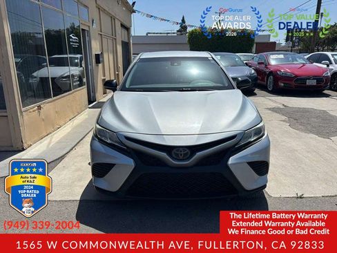 Used 2020 Toyota Camry SE w/ Carpet Mat Package FWD image 7