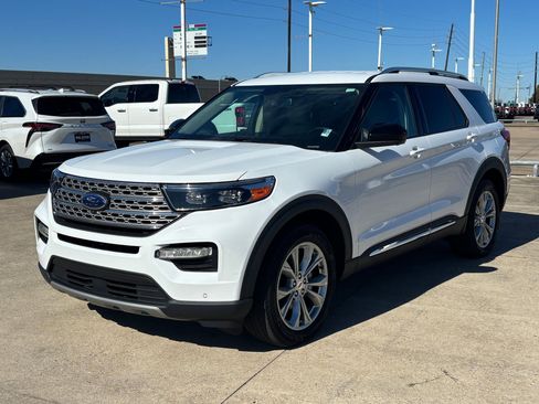 Used 2023 Ford Explorer Limited image 9