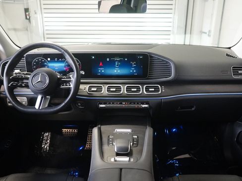 Used 2026 Mercedes-Benz GLS 450 4MATIC image 15