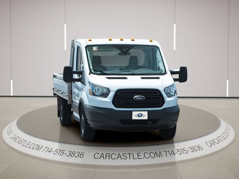 Used 2018 Ford Transit 250 138 RWD image 5
