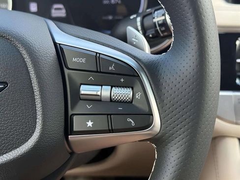 New 2026 Genesis G70 2.5T image 18