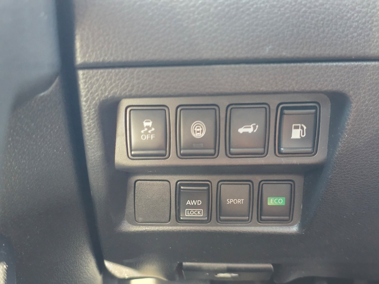 Used 2020 Nissan Rogue SV AWD/4WD image 23
