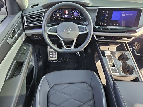 Certified 2024 Volkswagen Atlas Peak Edition SE AWD/4WD image 12