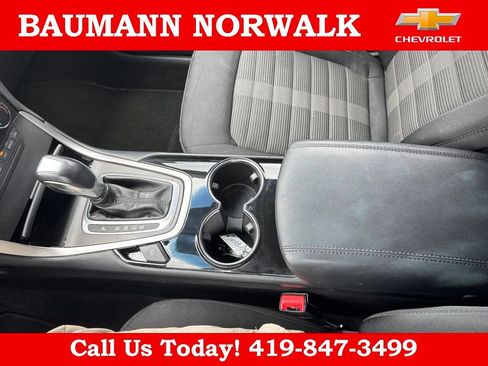 Used 2016 Ford Edge SEL FWD image 30