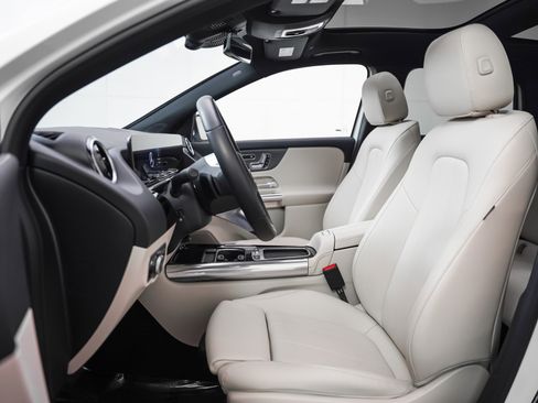 Certified 2026 Mercedes-Benz GLA 250 4MATIC image 5