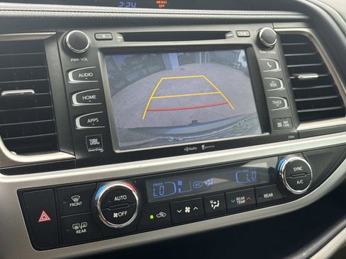 Used 2014 Toyota Highlander Limited image 29