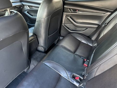 Used 2021 MAZDA MAZDA3 Hatchback w/Premium Plus Pkg image 11