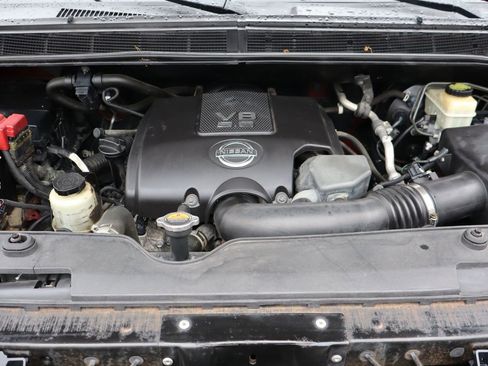 Used 2013 Nissan Titan SV w/ SV Value Truck Pkg image 39