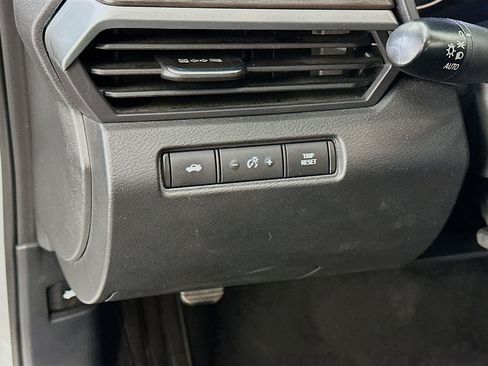 Used 2024 Nissan Altima 2.5 SV image 17