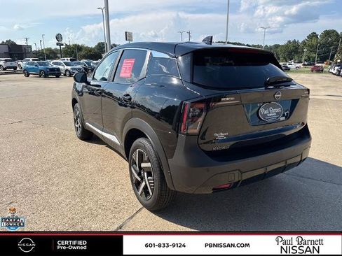 Certified 2025 Nissan Kicks SV w/ Charging Package FWD image 10