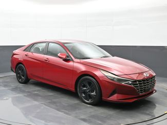 Used 2021 Hyundai Elantra SEL w/ Convenience Package video 2