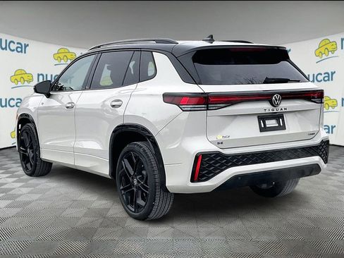 New 2026 Volkswagen Tiguan SE R-Line image 5