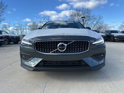 New 2026 Volvo V60 B5 Cross Country Ultra w/ Climate Package image 2