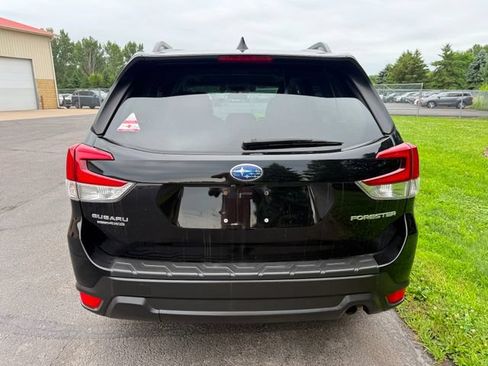 Used 2020 Subaru Forester Premium AWD/4WD image 2