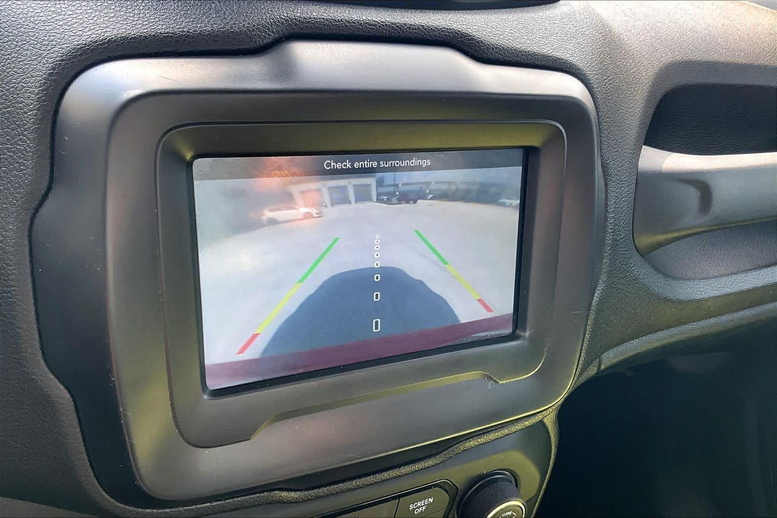Used 2018 Jeep Renegade Altitude FWD image 24