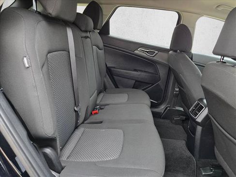 Used 2025 Kia Sportage LX FWD image 19
