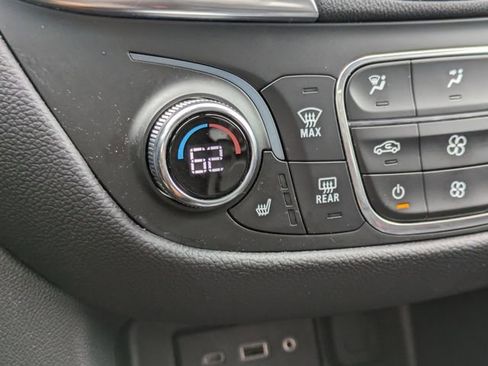 Used 2022 Chevrolet Equinox LT image 30