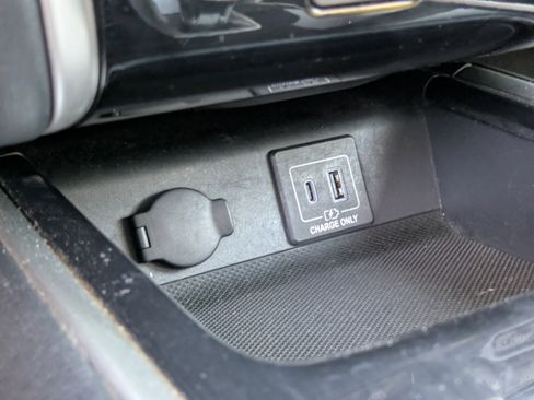 Used 2020 Nissan Pathfinder SV image 29