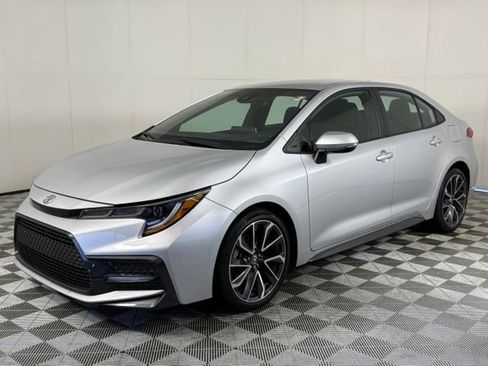 Used 2020 Toyota Corolla SE FWD image 2