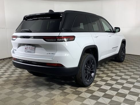 New 2025 Jeep Grand Cherokee Limited image 2