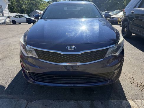 Used 2017 Kia Optima LX FWD image 4