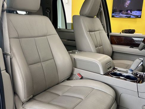 Used 2012 Lincoln Navigator 2WD image 14