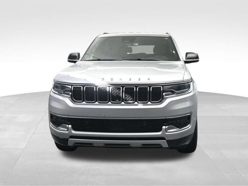 Used 2024 Jeep Wagoneer L Series II w/ Flexible Seating Group AWD/4WD image 8