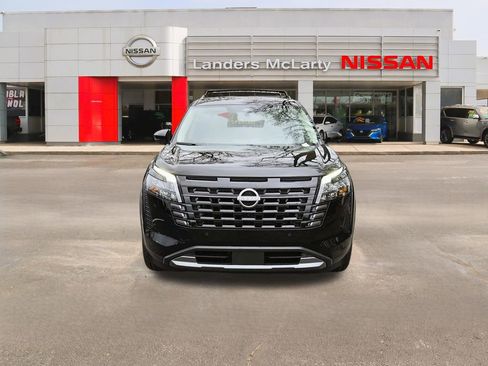 New 2026 Nissan Pathfinder Platinum FWD image 8