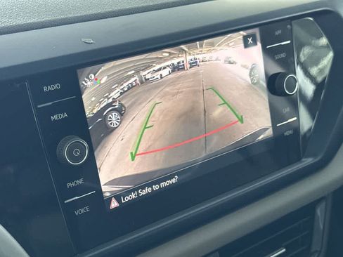 Certified 2023 Volkswagen Taos SE FWD image 19