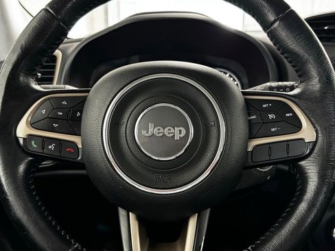 Used 2016 Jeep Renegade Latitude image 14