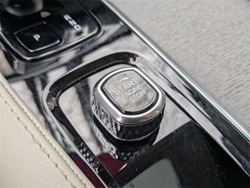 Certified 2025 Volvo XC90 B6 Plus w/ Protection Package Premier image 19