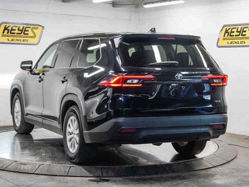 Used 2025 Toyota Grand Highlander FWD image 2