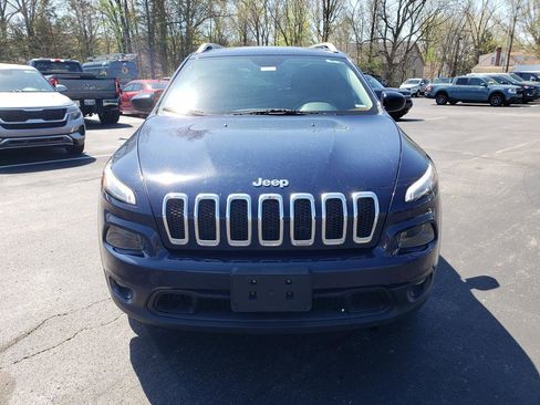 Used 2015 Jeep Cherokee Latitude w/ Cold Weather Group FWD image 2