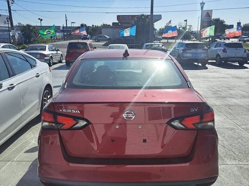 Used 2021 Nissan Versa SV FWD image 2