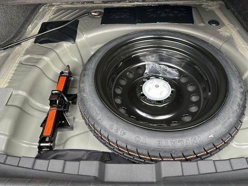 Used 2025 Nissan Sentra SR image 25