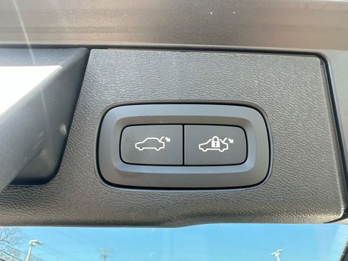Certified 2024 Volvo XC60 B5 Core AWD/4WD image 35