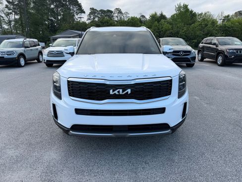 Used 2022 Kia Telluride EX w/ EX Premium Package FWD image 2