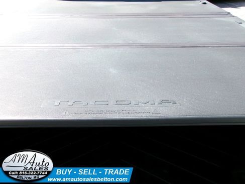 Used 2019 Toyota Tacoma Limited image 13