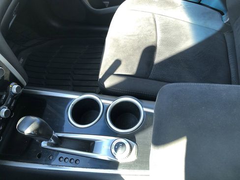 Used 2014 Nissan Pathfinder SV image 18