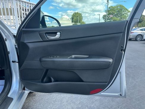 Used 2020 Kia Optima LX image 28