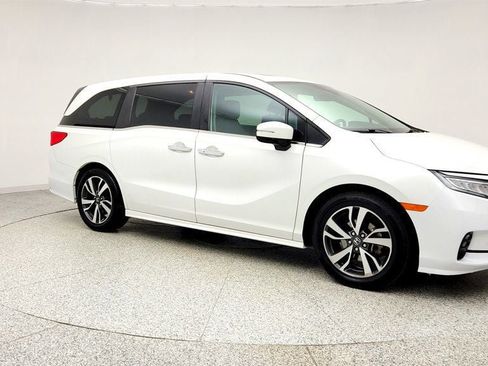 Used 2021 Honda Odyssey Touring image 3