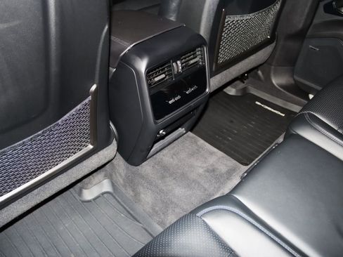 Used 2024 Porsche Cayenne image 65