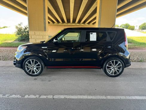 Used 2018 Kia Soul ! FWD image 6