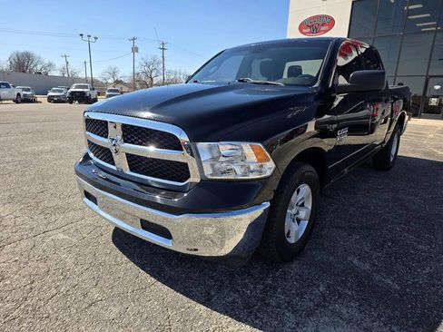 Used 2021 RAM 1500 Classic SLT image 3