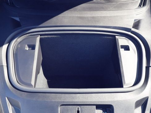 Certified 2023 Porsche Taycan w/ Premium Package image 25