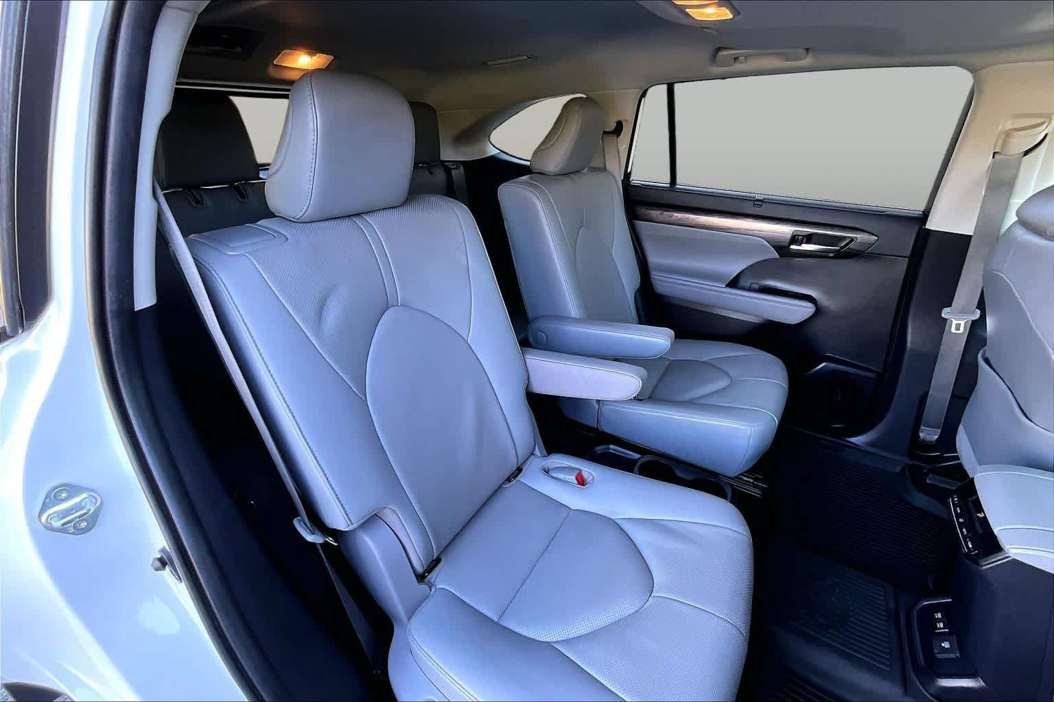 Used 2020 Toyota Highlander Limited AWD/4WD image 20